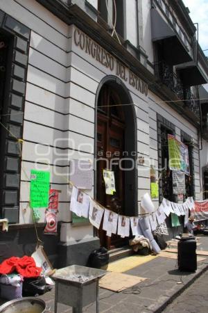 MANIFESTACIÓN . CONGRESO