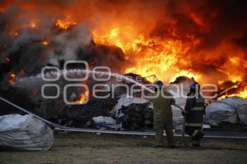 INCENDIO RECICLADORA . CALERAS