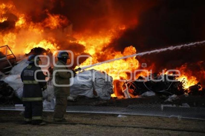 INCENDIO RECICLADORA . CALERAS