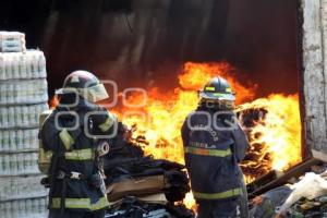 INCENDIO RECICLADORA . CALERAS