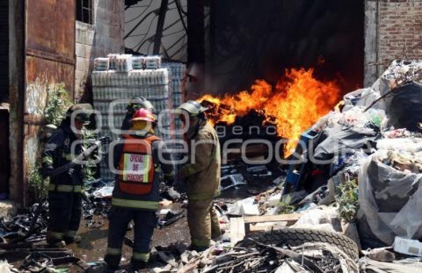 INCENDIO RECICLADORA . CALERAS