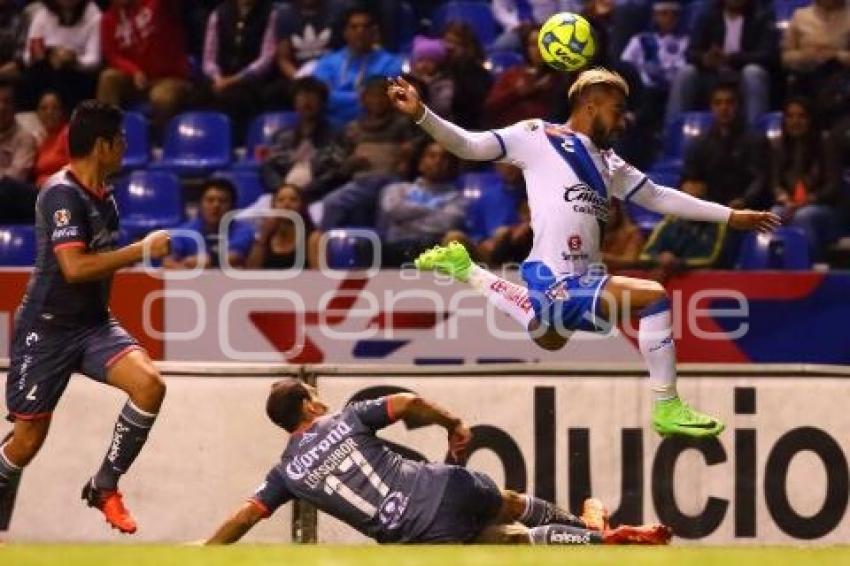 FÚTBOL . CLUB PUEBLA VS MORELIA