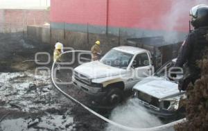 INCENDIO DE AUTOS . TEHUACÁN