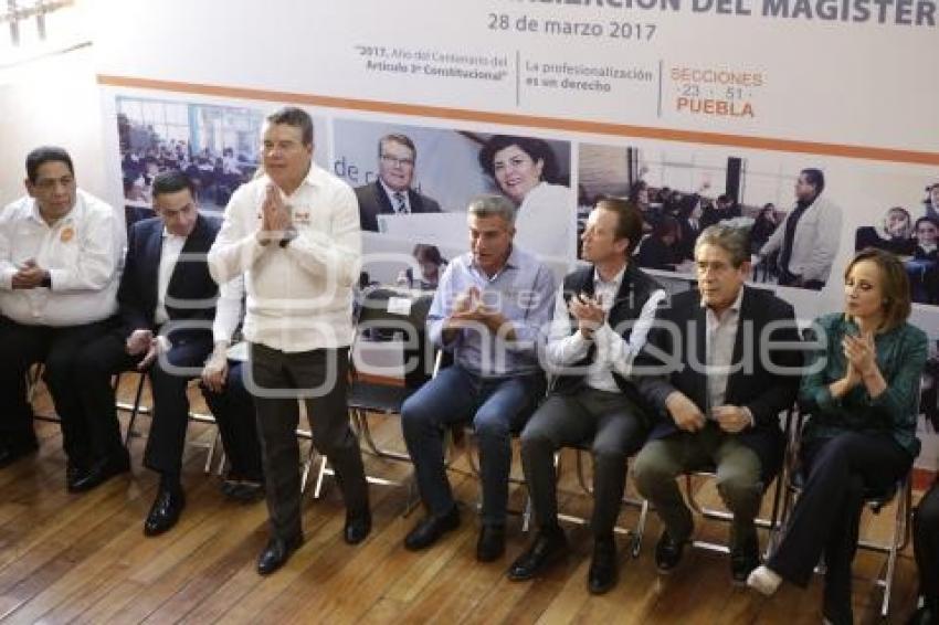 GOBIERNO . FIRMA DE CONVENIO . SNTE