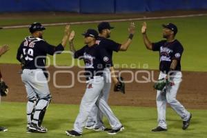 BÉISBOL . PERICOS VS BRAVOS