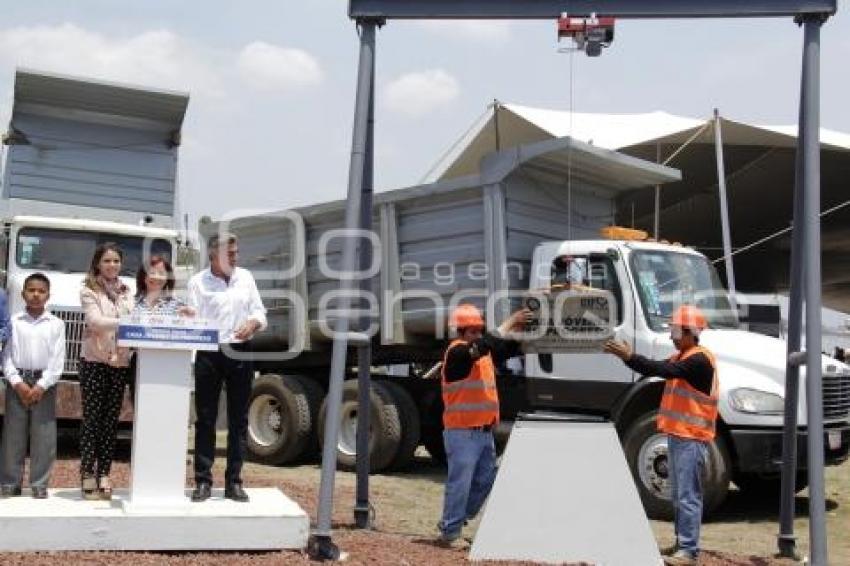 PRIMERA PIEDRA . CASA JÓVENES EN PROGRESO