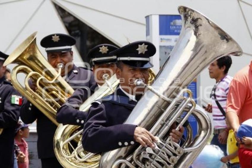 BANDA SINFÓNICA DE LA POLICÍA ESTATAL . FERIA DE PUEBLA