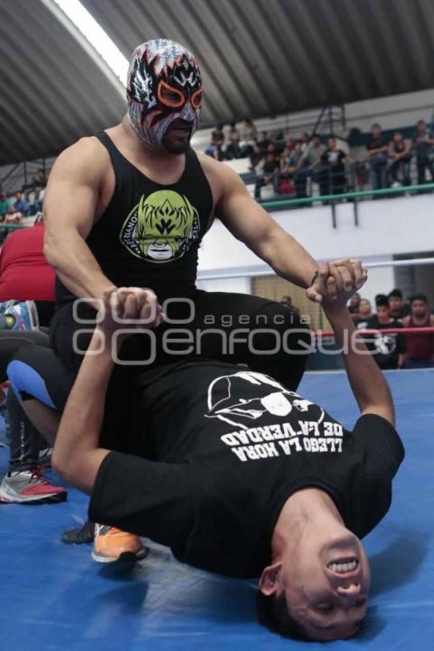 EXAMEN PROFESIONAL DE LUCHA LIBRE 