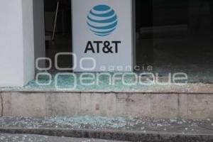 CRISTALAZO .  AT&T