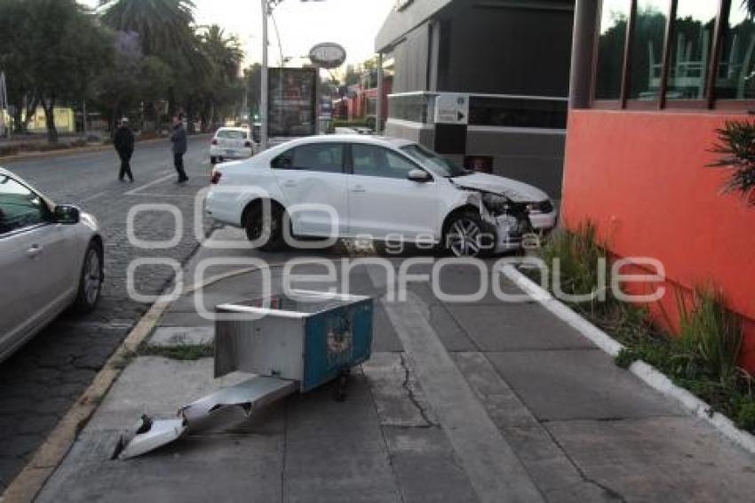 CHOQUE . AVENIDA JUÁREZ