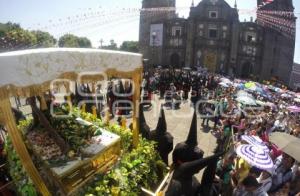 SEMANA SANTA . PROCESIÓN