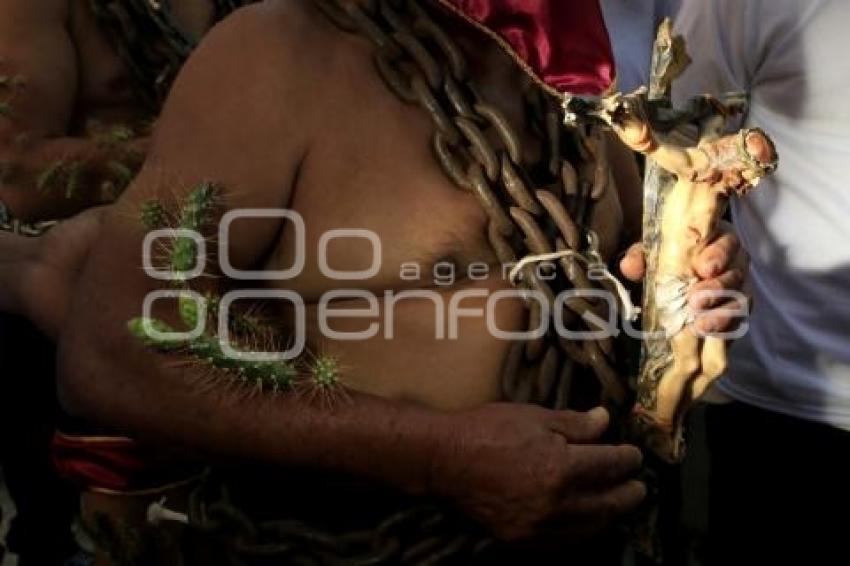 SEMANA SANTA . ENGRILLADOS