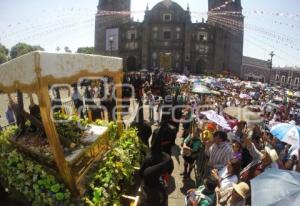 SEMANA SANTA . PROCESIÓN