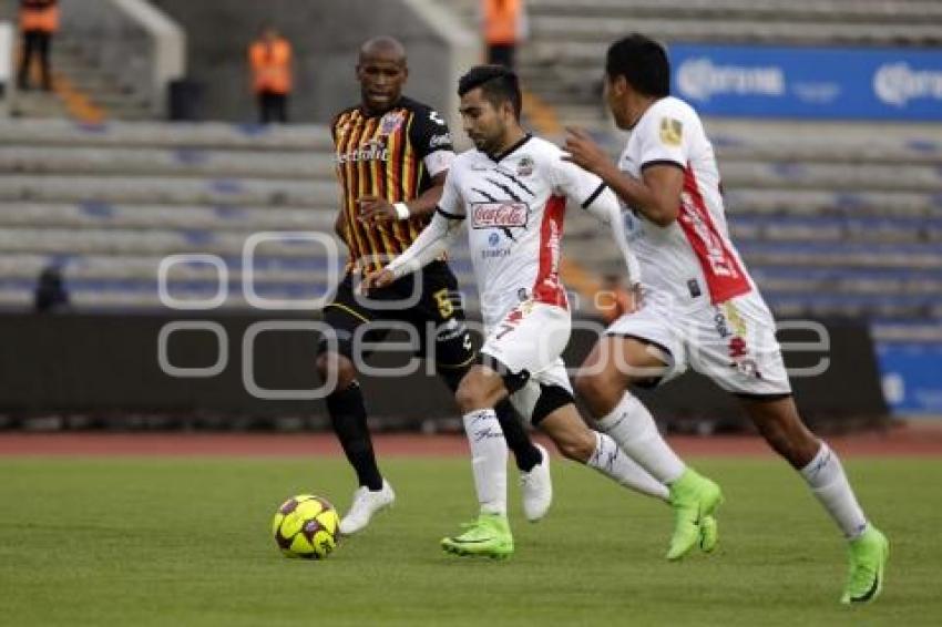 FÚTBOL . LOBOS VS LEONES NEGROS