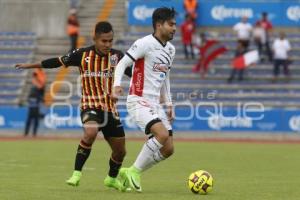 FÚTBOL . LOBOS VS LEONES NEGROS