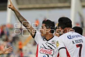 FÚTBOL . LOBOS VS LEONES NEGROS