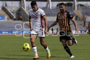 FÚTBOL . LOBOS VS LEONES NEGROS