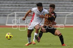 FÚTBOL . LOBOS VS LEONES NEGROS