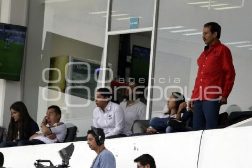 FÚTBOL . LOBOS VS LEONES NEGROS