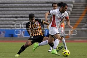 FÚTBOL . LOBOS VS LEONES NEGROS