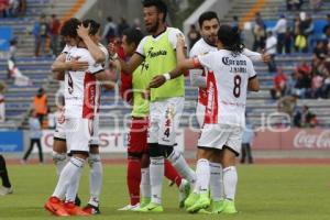 FÚTBOL . LOBOS VS LEONES NEGROS