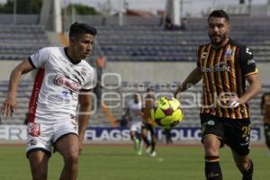 FÚTBOL . LOBOS VS LEONES NEGROS