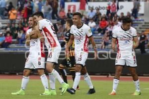 FÚTBOL . LOBOS VS LEONES NEGROS