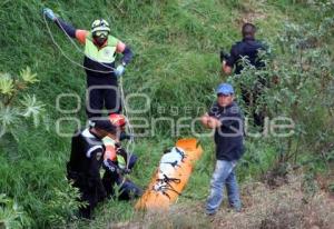 MUERTA EN BARRANCA . JARDÍNES LA RESURRECCIÓN