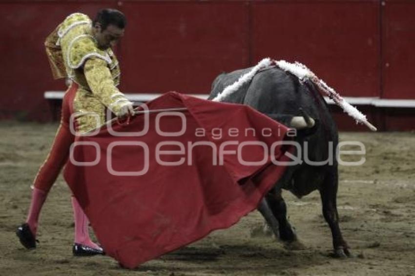 ACRÓPOLIS . TOROS