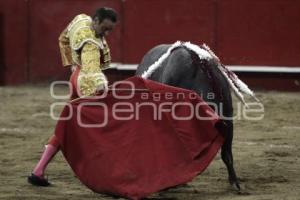 ACRÓPOLIS . TOROS