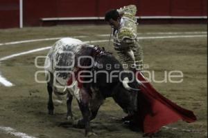 ACRÓPOLIS . TOROS