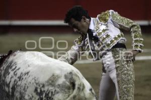 ACRÓPOLIS . TOROS