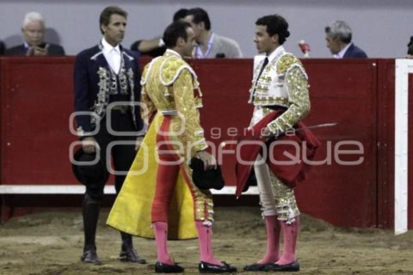 ACRÓPOLIS . TOROS