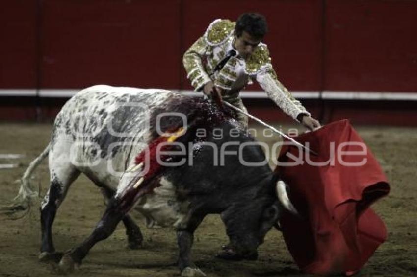 ACRÓPOLIS . TOROS