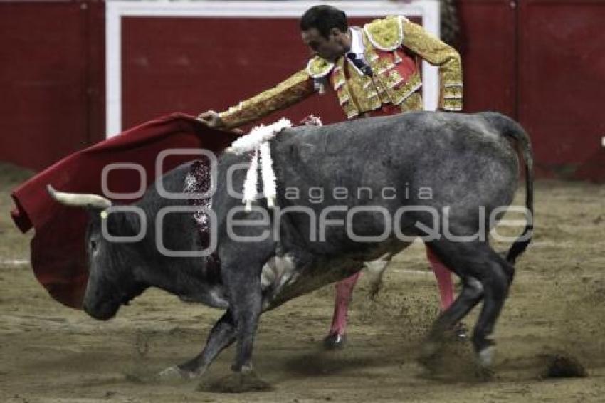 ACRÓPOLIS . TOROS