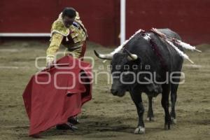 ACRÓPOLIS . TOROS