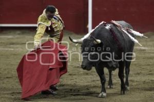 ACRÓPOLIS . TOROS