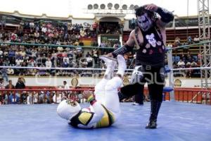 FUNCIÓN DE LUCHA LIBRE