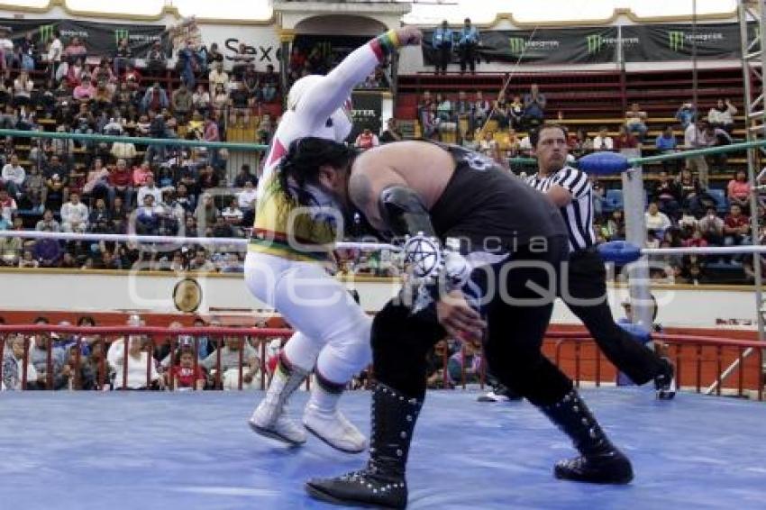 FUNCIÓN DE LUCHA LIBRE