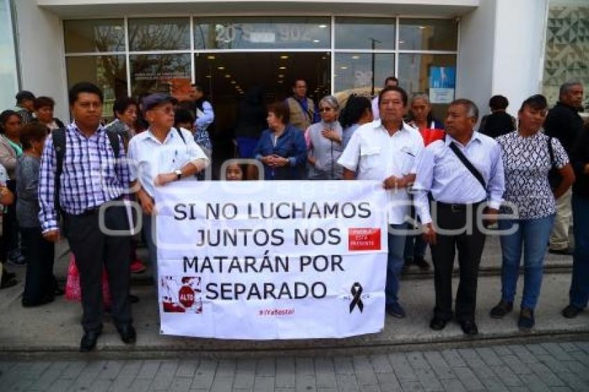 MANIFESTACIÓN . EX TRABAJADORES GOBIERNO