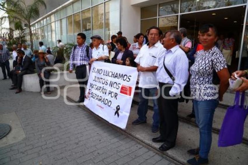 MANIFESTACIÓN . EX TRABAJADORES GOBIERNO