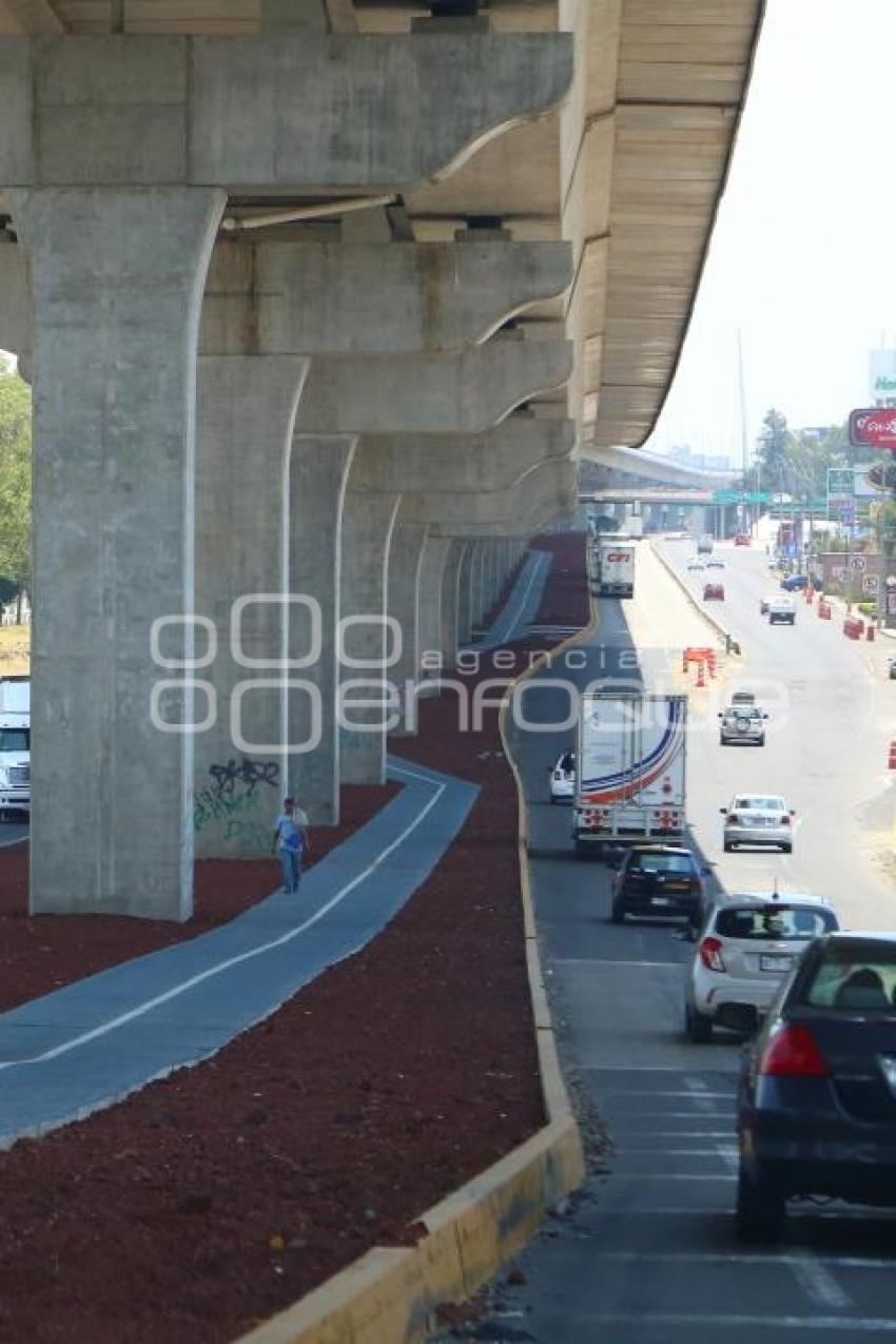 CICLOPISTA . AUTOPISTA