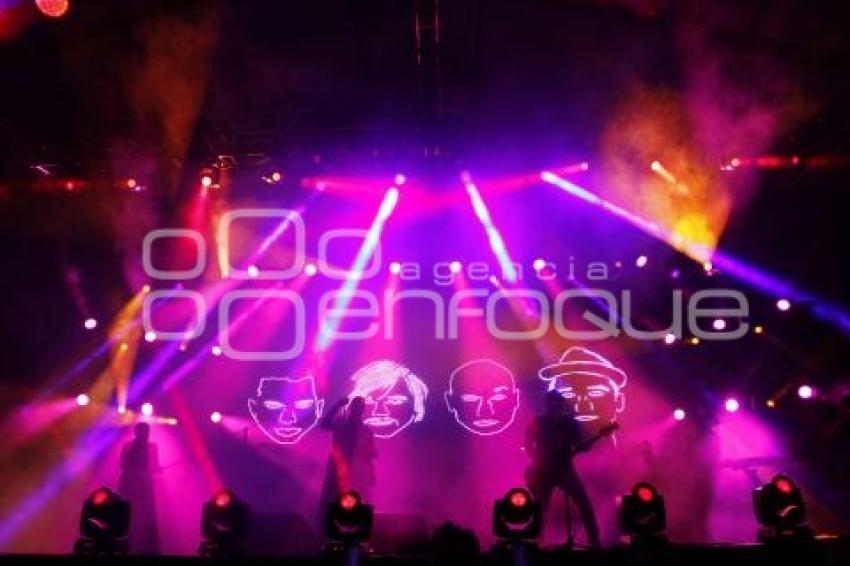 FERIA DE PUEBLA . LOS AMIGOS INVISIBLES