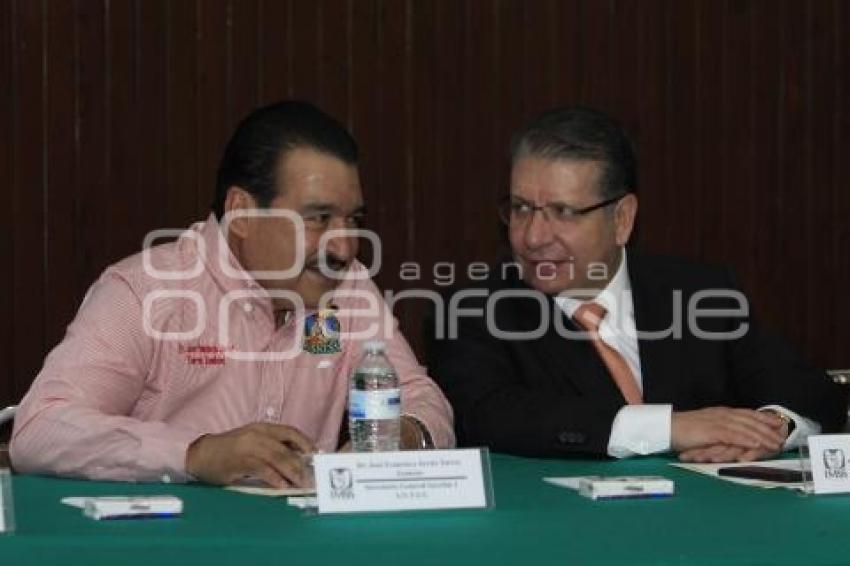 ENTREGA RECONOCIMIENTOS IMSS