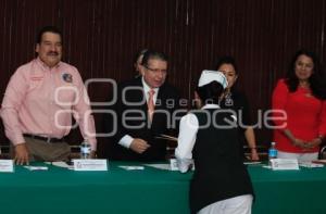 ENTREGA RECONOCIMIENTOS IMSS