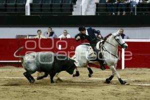 ACRÓPOLIS . CORRIDA 5 DE MAYO