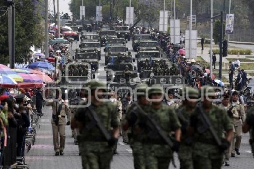 5 DE MAYO . DESFILE