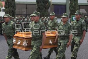 HOMENAJE A MILITARES