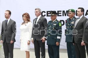 HOMENAJE A MILITARES