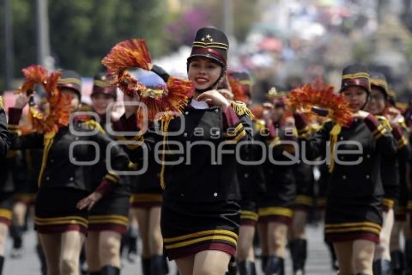 5 DE MAYO . DESFILE